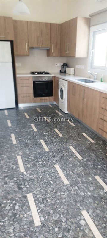  Spacious Fully Renovated 3 Bedroom Ground Floor House in Agios Dometi