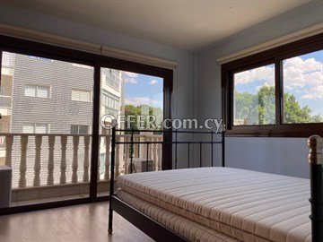 4 bedroom fully furnished whole floor apartment  in a prime location i