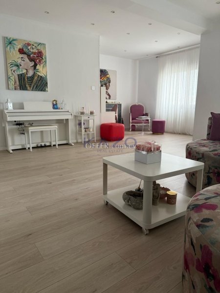 Modern Fully Furnished 3 Bedroom Apartment for Rent