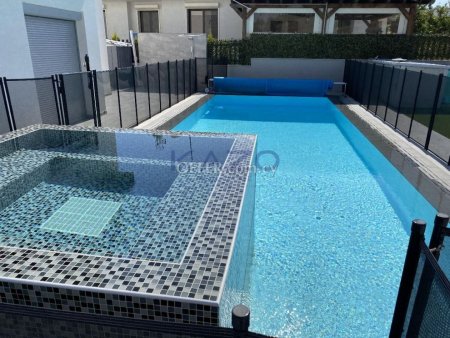 Modern Fully Furnished Detached House with Pool in Parekklisia