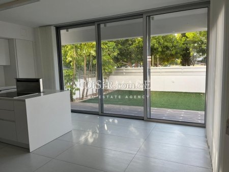 Three-Bedroom House in Egκomi