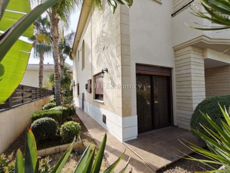5-bedroom Detached Villa 259 sqm in Limassol (Town) - 13