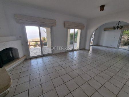 4-bedroom Detached Villa 321 sqm in Tala - 13