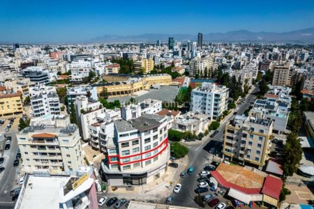 Office on the second floor in Strovolos Nicosia - 4