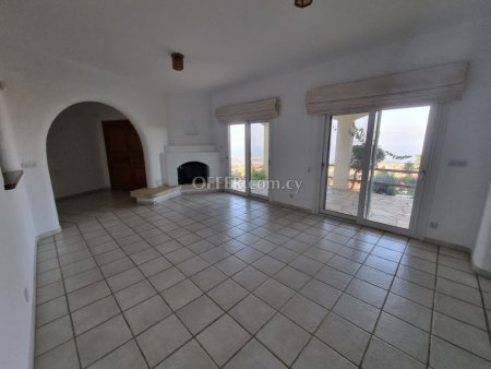 4-bedroom Detached Villa 321 sqm in Tala - 12