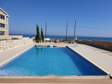 Spacious 4 Bedroom Beachfront Home  in Agios Theodoros, Larnaca - 6