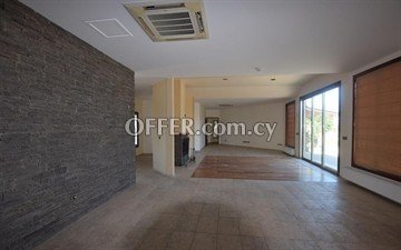 House with Tennis Court and Swimming Pool in Paliometocho, Nicosia - 3