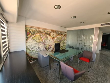 FULLY EQUIPPED OFFICE OF 100 SQ.M. IN THE HEART OF THE CITY CENTER - 9