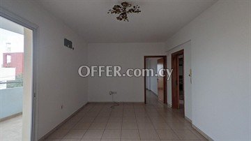 Spacious 3-bedroom Apartment in Central Larnaca - 5