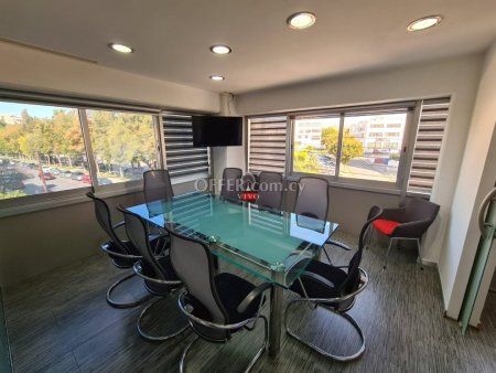 FULLY EQUIPPED OFFICE OF 100 SQ.M. IN THE HEART OF THE CITY CENTER - 8