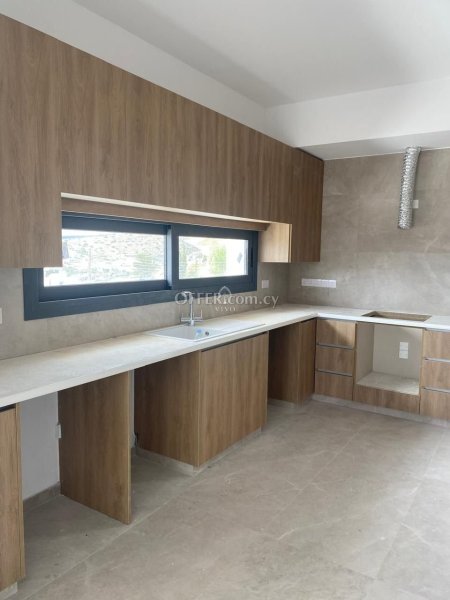 BRAND NEW THREE BEDROOM WHOLE- FLOOR APARTMENT + STUDIO IN PANTHEA - 9