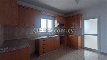 Spacious 3-bedroom Apartment in Central Larnaca - 3
