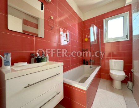 2 Bedroom Apartment in Germasogeia Tourist Area - 4