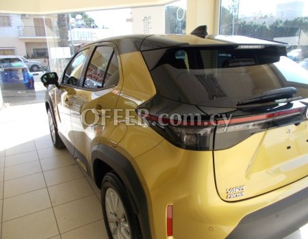 2021 Toyota Yaris Cross Hybrid 1.5L Hybrid Automatic SUV - 2