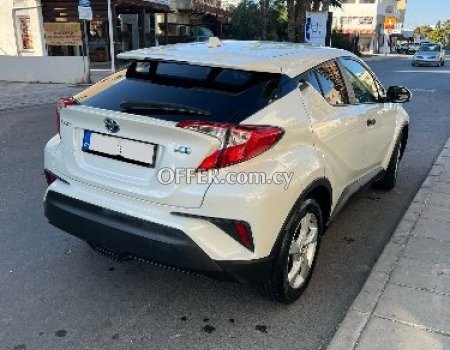 2017 Toyota CHR 1.8L Hybrid Automatic SUV - 3