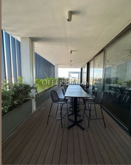 SPACIOUS OFFICE FOR RENT IN KOLONAKIOU STREET