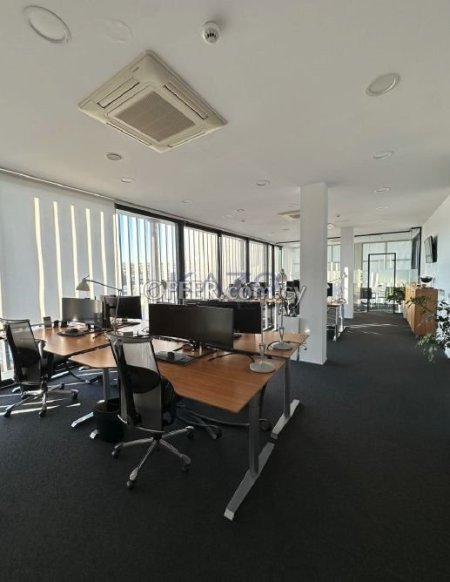 Top Floor 225m2 Office Rent in Columbia Center