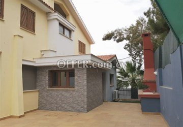 6 Bedroom House With Swimming Pool  In Makedonitissa, Nicosia