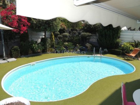 Spacious Five Bedroom Villa in Vibrant Tourist Area