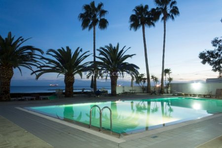 Spacious Furnished Apartment in Lively Tourist Area