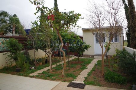 Spacious Mouttagiaka Maisonette with Communal Pool Access - 9