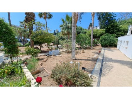 Beautiful Ground Floor Seafront flat Gated complex Potamos Germasogia