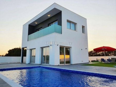 4-bedroom Detached Villa 165 sqm in Akrotiri