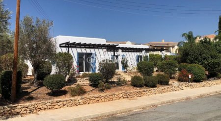 Bungalow For Rent in Peyia - Sea Caves, Paphos - DP4921