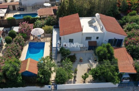 Bungalow For Sale in Peyia, Paphos - DP4919