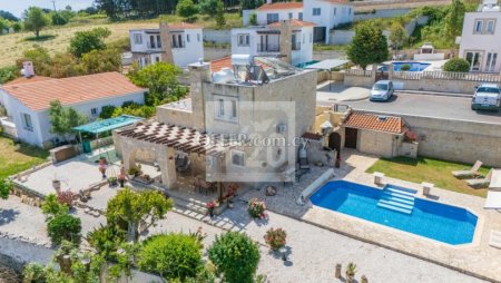 Detached Villa in Droushia