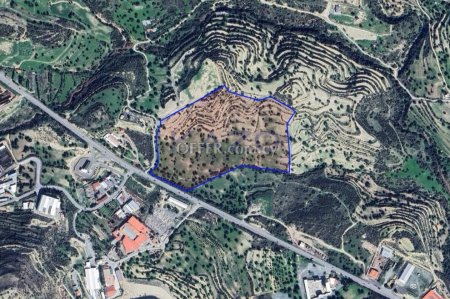 Large 77347m2 Field for Sale in Paramytha