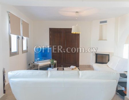 5 BEDROOM SANDY BEACH VILLA (photo 1)