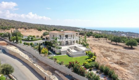 Villa For Sale in Agios Georgios, Paphos - DP4876