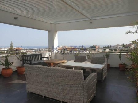 Sea View Top Floor Apartment for Rent in Agios Athanasios