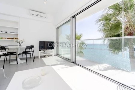SEA FRONT THREE BEDROOM APARTMENT