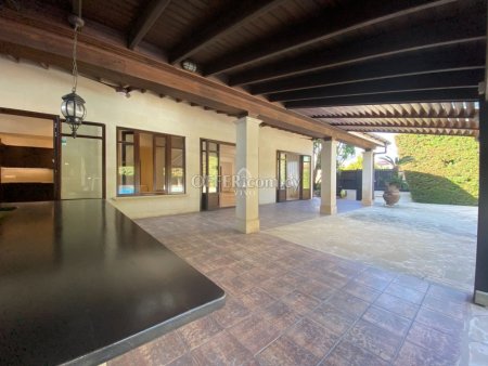 STUNING FIVE BEDROOM DETACHED HOUSE WITH SWIMMING POOL IN THE HEART OF LIMASSOL CENTER