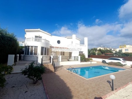 Villa For Sale in Chloraka, Paphos - DP4884