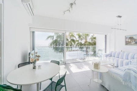 SEA FRONT THREE BEDROOM APARTMENT - 10