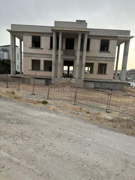 EXQUISITE VILLA INCOMPLETE WITH PANORAMIC VIEWS & OUTSTANDING POTENTIAL! - 3