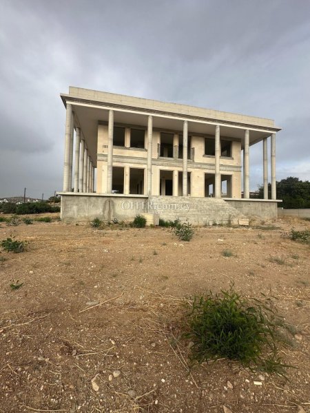 EXQUISITE VILLA INCOMPLETE WITH PANORAMIC VIEWS & OUTSTANDING POTENTIAL! - 2