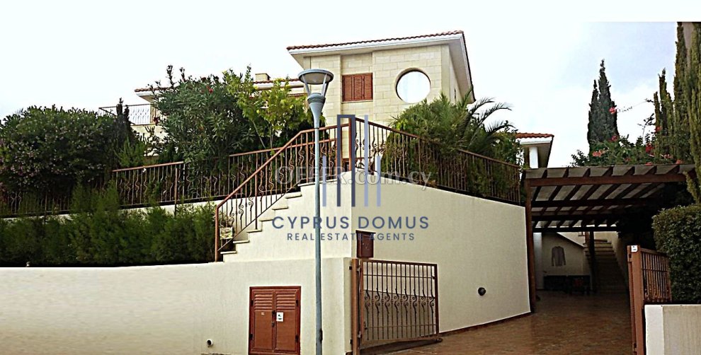 Spacious 6 Bedroom Villa with Sea View with Swimming Pool For Sale in Paniotis Area - 1