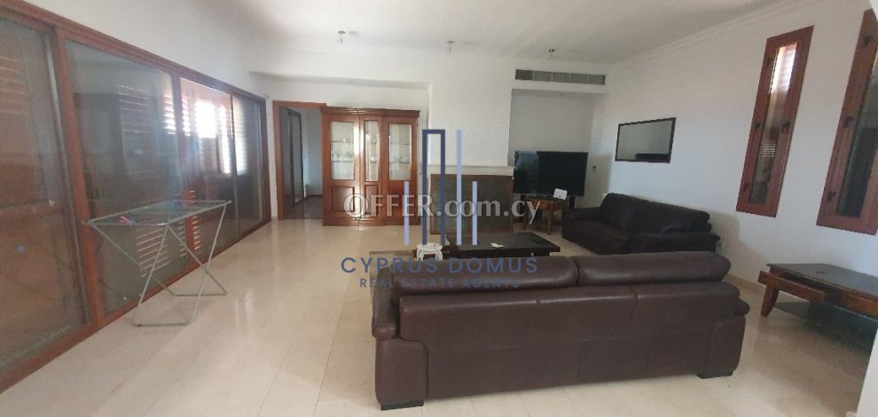 Spacious 6 Bedroom Villa with Sea View with Swimming Pool For Sale in Paniotis Area - 10