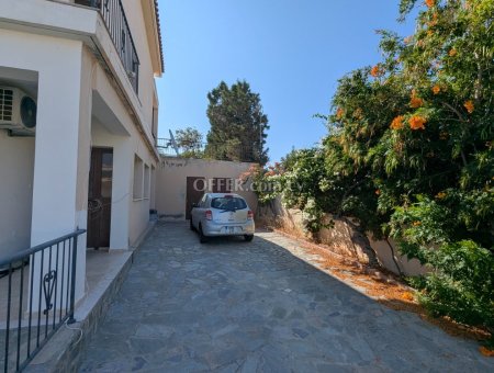 6-bedroom Detached Villa 420 sqm in Pissouri - 4