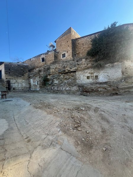 RESIDENTIAL PLOT OF 316 SQM WITH READY BUILDING PERMIT