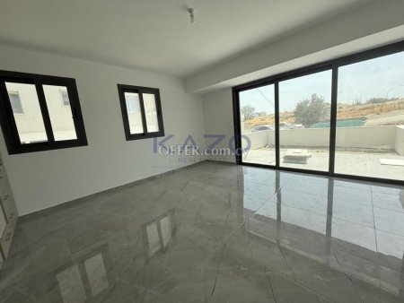 Modern Two Bedroom Apartment in Vibrant Ypsonas Agios Sylas