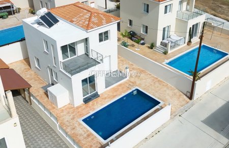 Villa For Sale in Tala, Paphos - DP4942