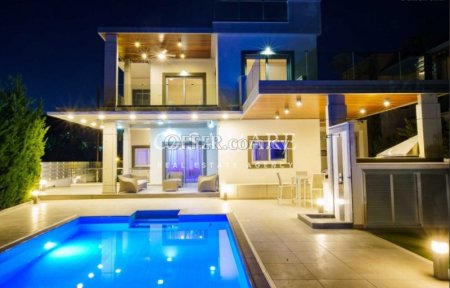 4 + 1 Bedroom Villa in Agios Tychonas, Limassol