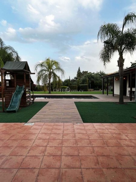 LARGE VILLA IN PALODIA LIMASSOL WITH PRIVATE POOL - 10