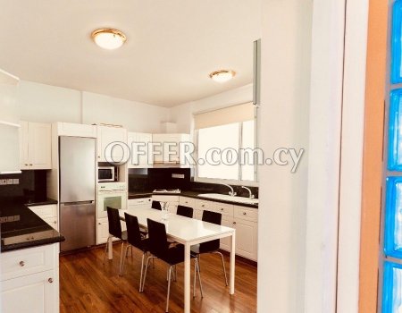 LUXURY OFFICE FOR RENT (photo 2)