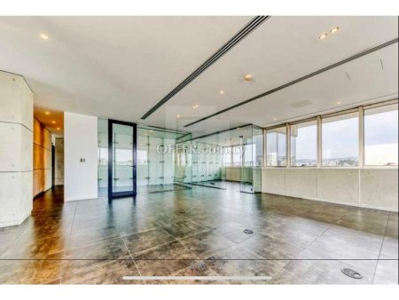 Modern office space in Kapsalos for rent